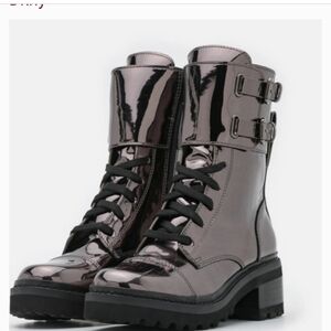NWT DKNY Metallic Combat Boots SZ 7, NEVER WORN, PERFECT CONDITION